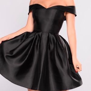 Beautiful black dress! *brand new with tags*